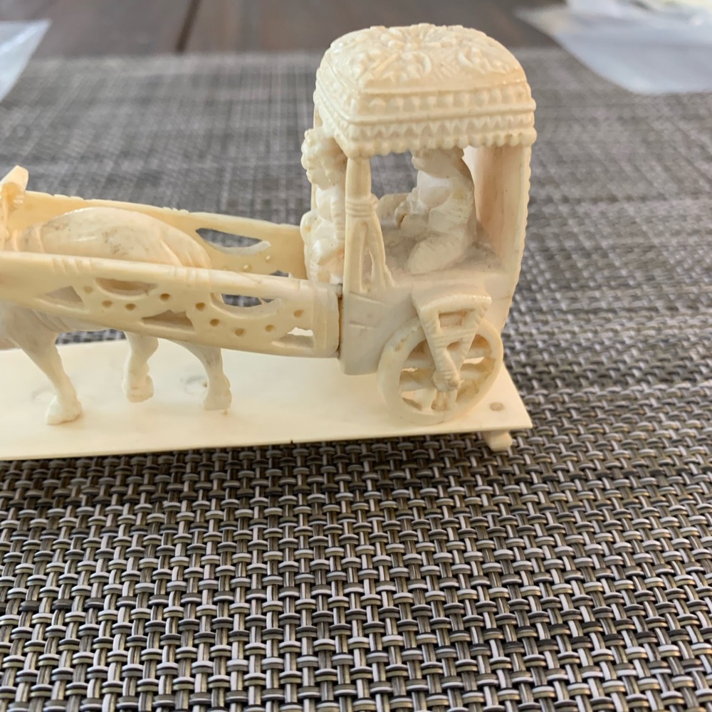 Vintage bone or Ivory carving - Picture 2 of 11
